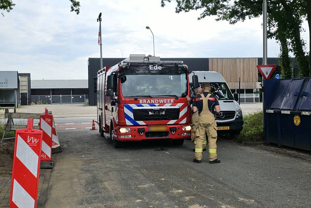 Brandweer doet onderzoek naar gaslucht