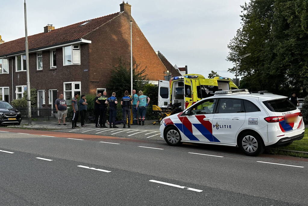 Afslaande auto komt in botsing met fietser