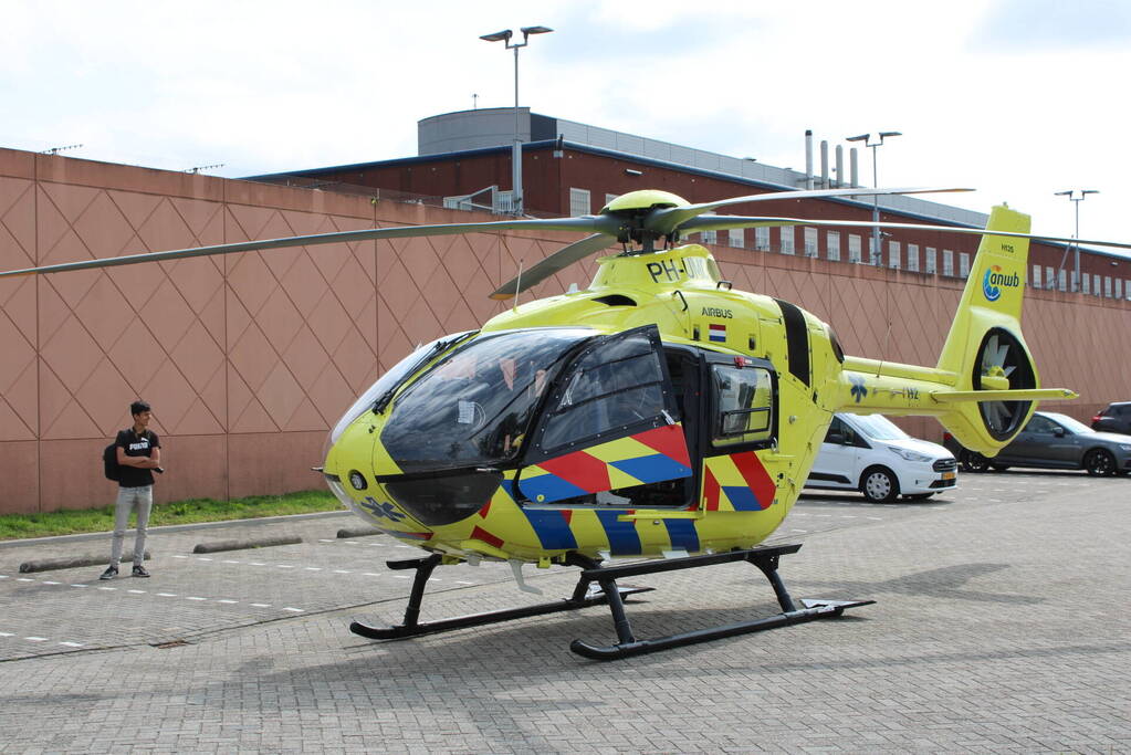 Traumahelikopter landt bij penitentiaire Inrichting