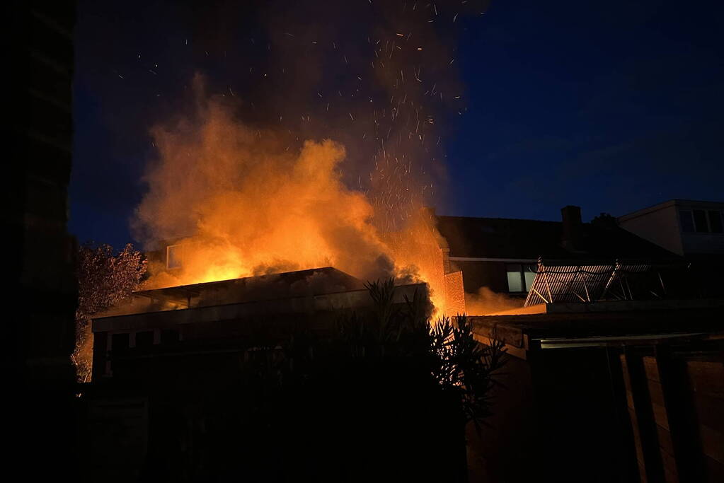 Uitslaande brand in een garage