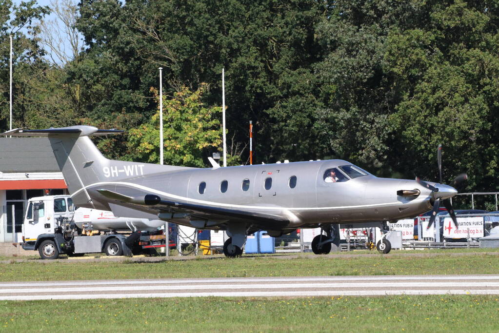 Van der Poel met privévliegtuig aangekomen