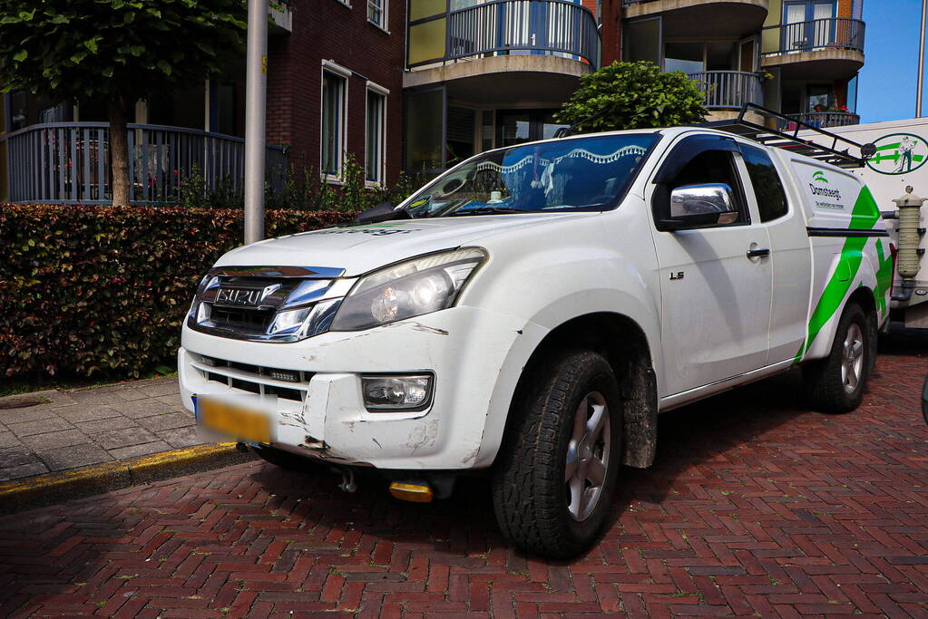 Schade bij ongeval tussen twee voertuigen