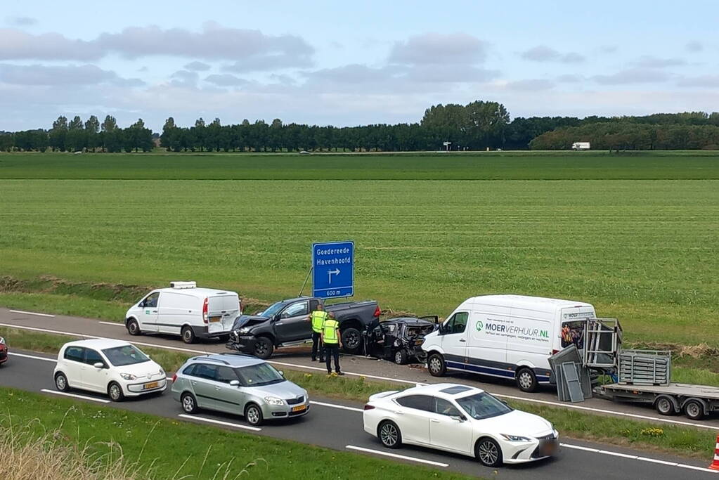 Weg uren dicht na kettingbotsing