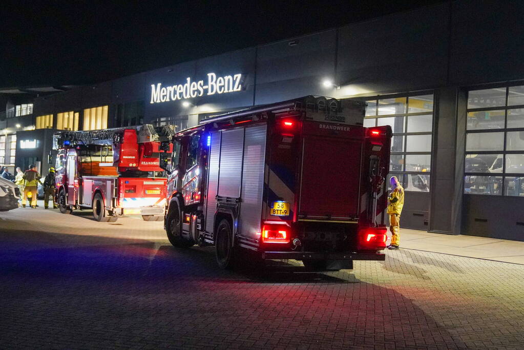 Flinke rookontwikkeling in garagebedrijf