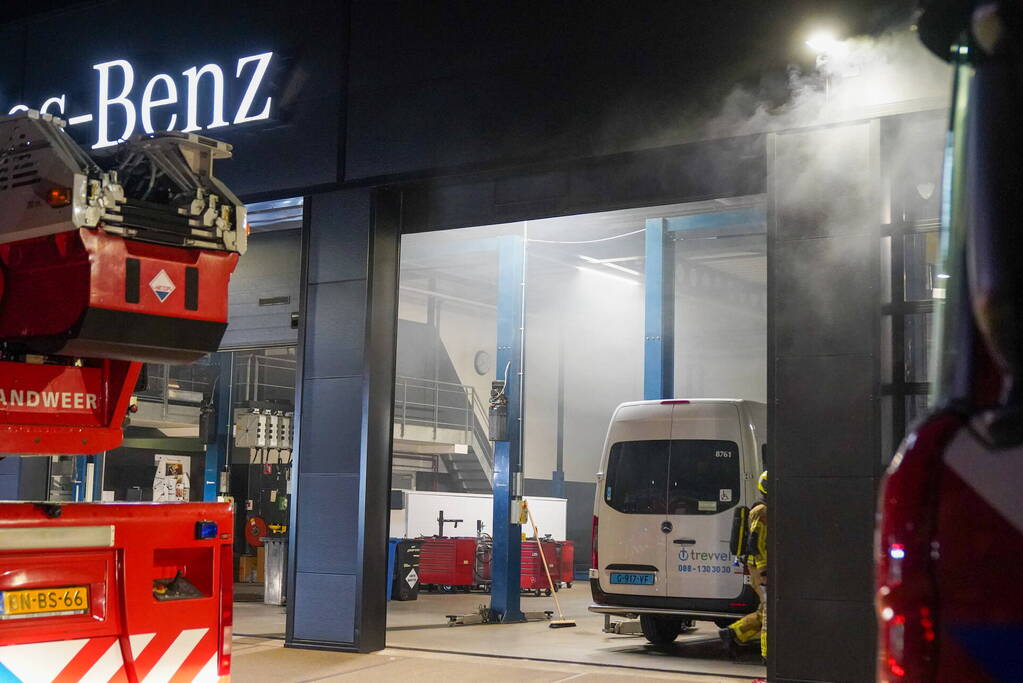 Flinke rookontwikkeling in garagebedrijf
