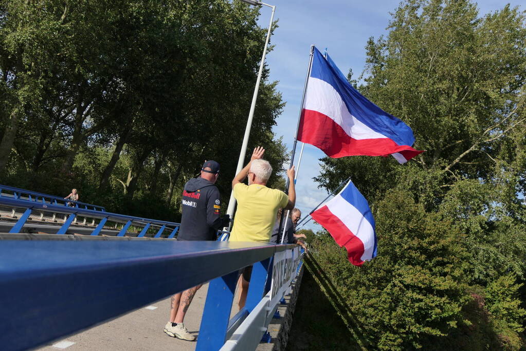 Demonstratie op viaduct