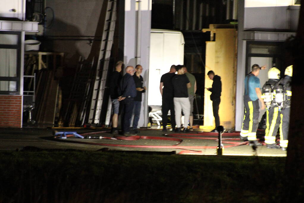 Grote brand in bedrijfspand