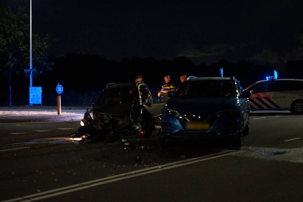 Twee gewonden na botsing met brommobiel