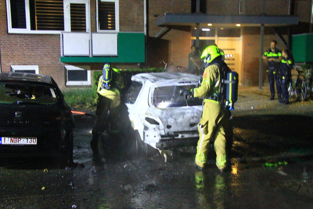 Auto's verwoest door brand