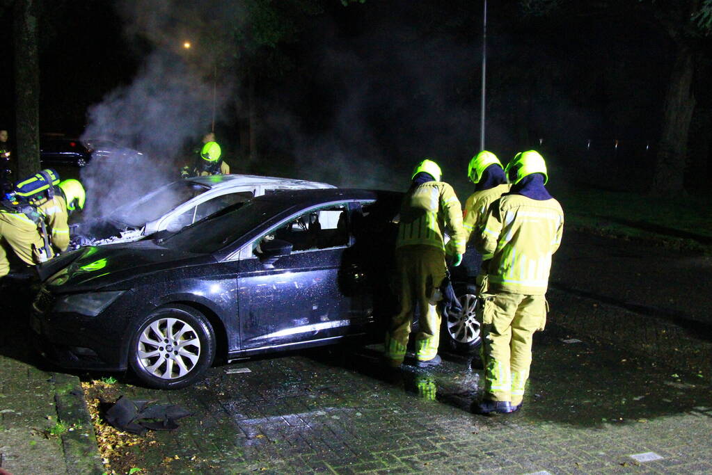 Auto's verwoest door brand