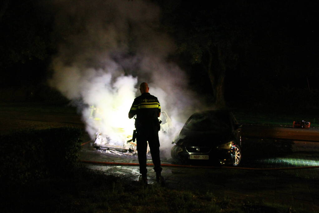 Auto's verwoest door brand