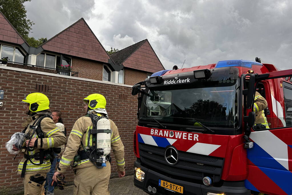 Schoorsteen veroorzaakt rookontwikkeling in woning van buren