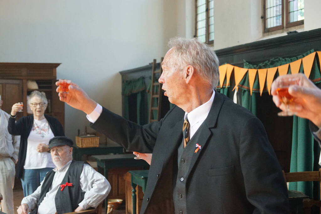 Verjaardag van koningin Wilhelmina wordt gevierd