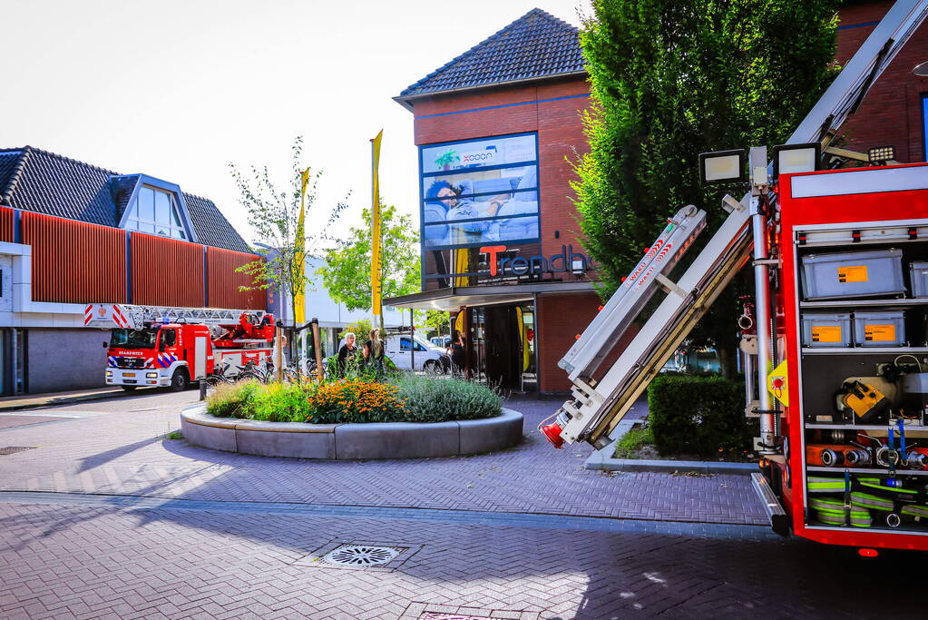 Persoon gewond na val van dak