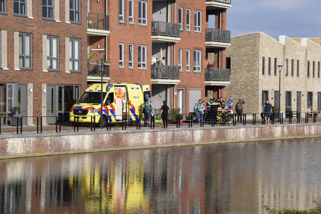 Persoon ernstig gewond na val van hoogte