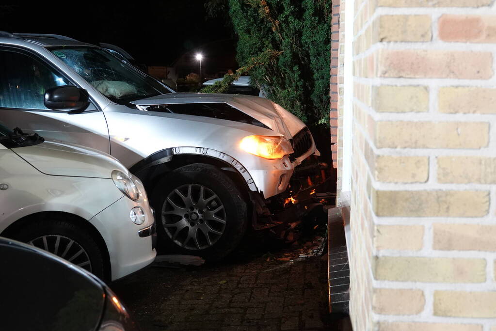 Automobilist richt ravage aan bij eenzijdig ongeval