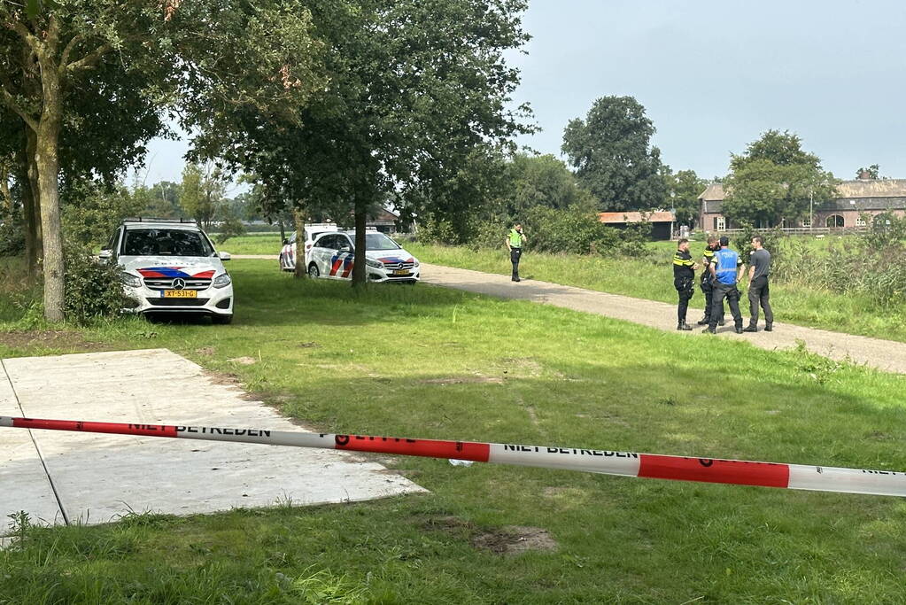 Overleden persoon aangetroffen in water