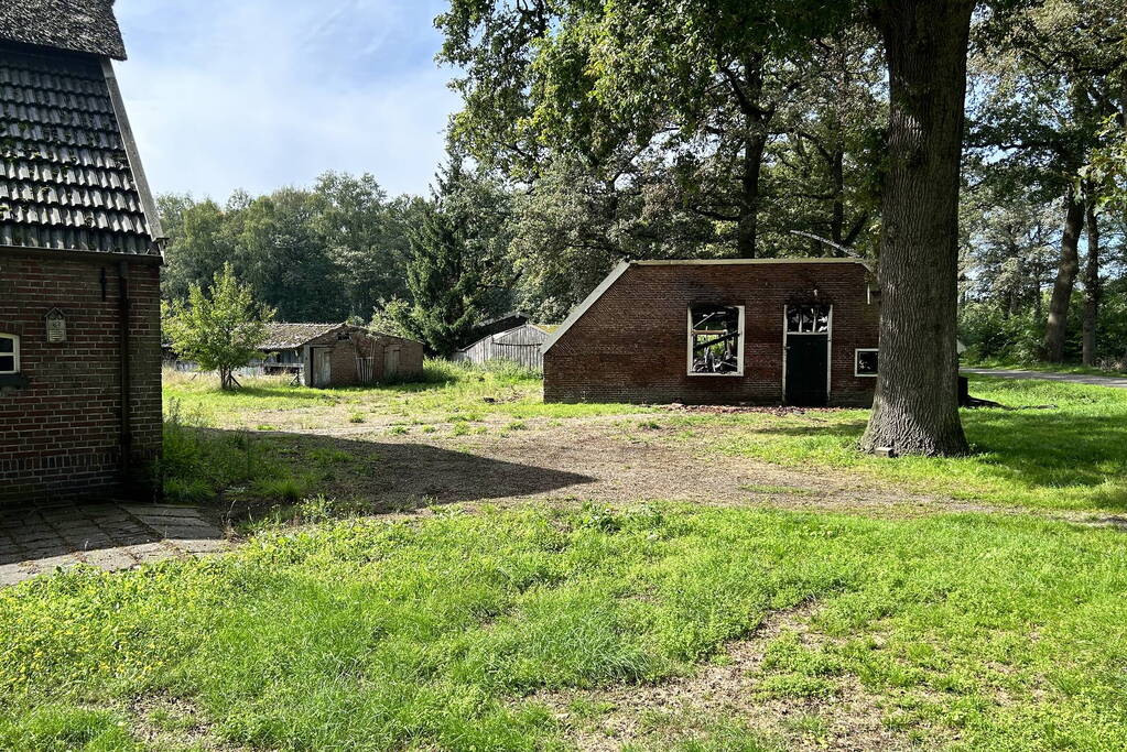 Schuur verwoest door brand