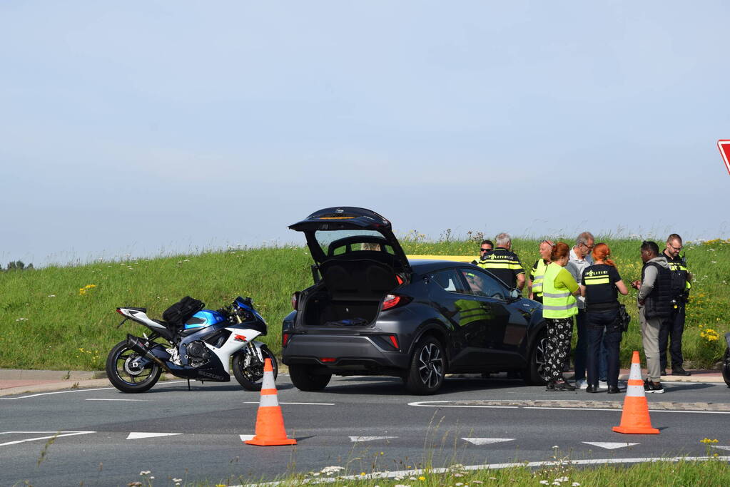 Motorrijder gewond bij ongeval op rotonde