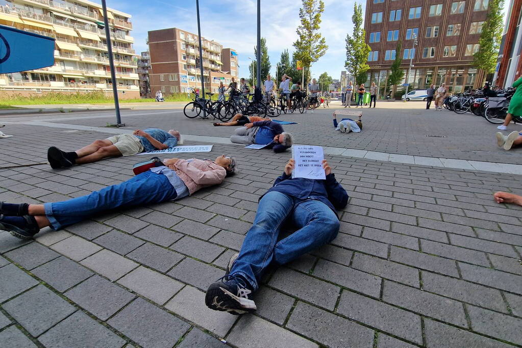 Demonstratie Extinction Rebellion voor het gemeentehuis