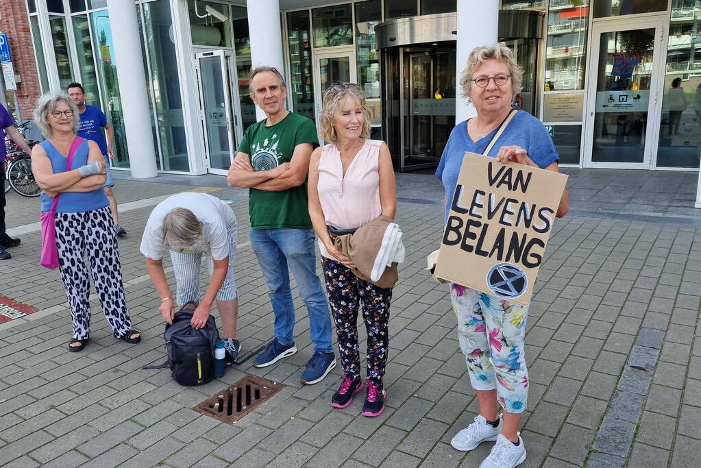 Demonstratie Extinction Rebellion voor het gemeentehuis