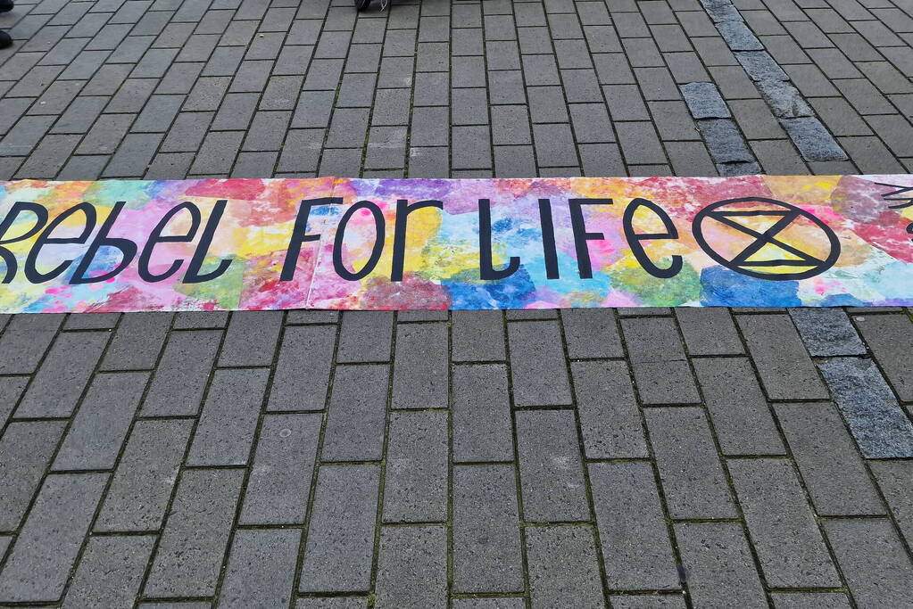 Demonstratie Extinction Rebellion voor het gemeentehuis