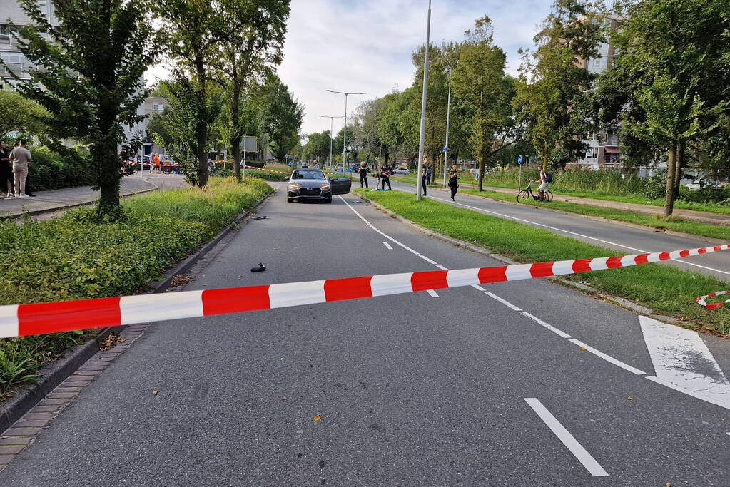 Persoon op elektrische step zwaargewond bij botsing