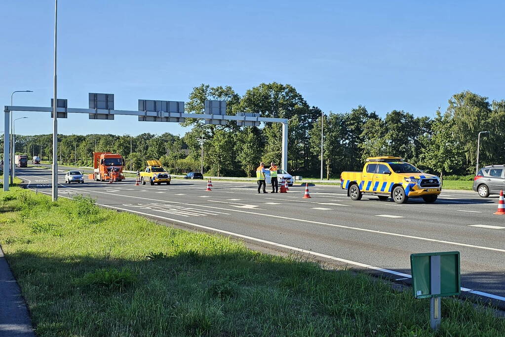 Vrachtwagen verliest lading tijdens rit