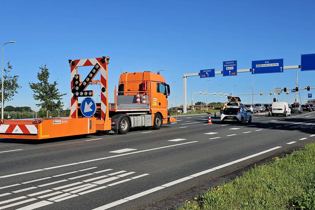 Vrachtwagen verliest lading tijdens rit