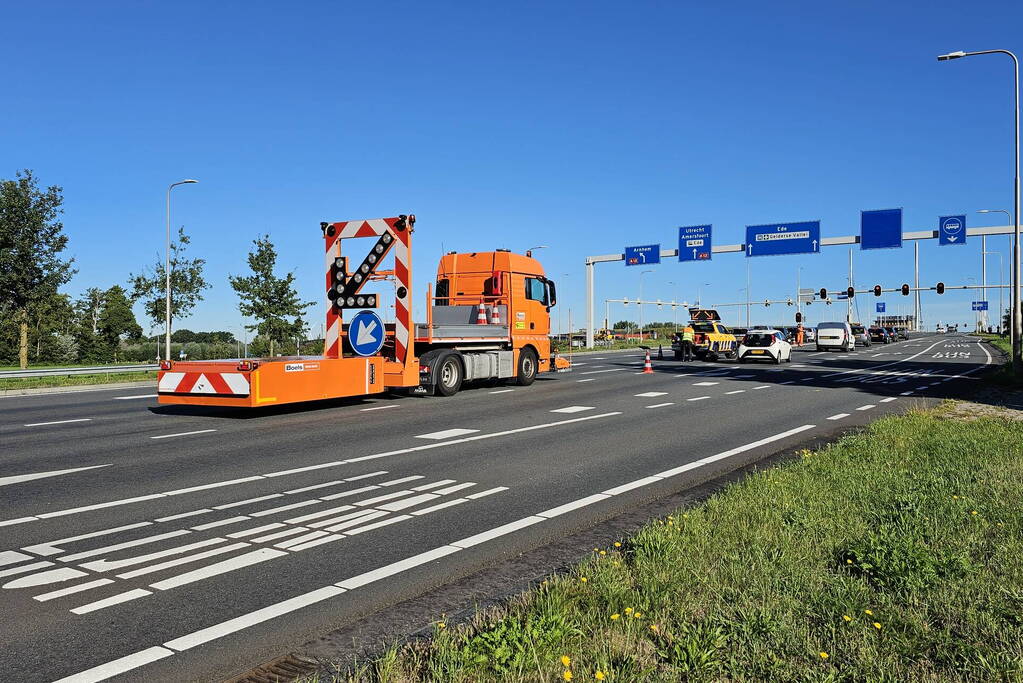 Vrachtwagen verliest lading tijdens rit