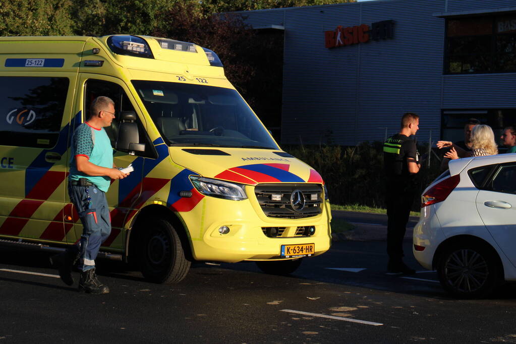 Veel schade na botsing tussen auto's
