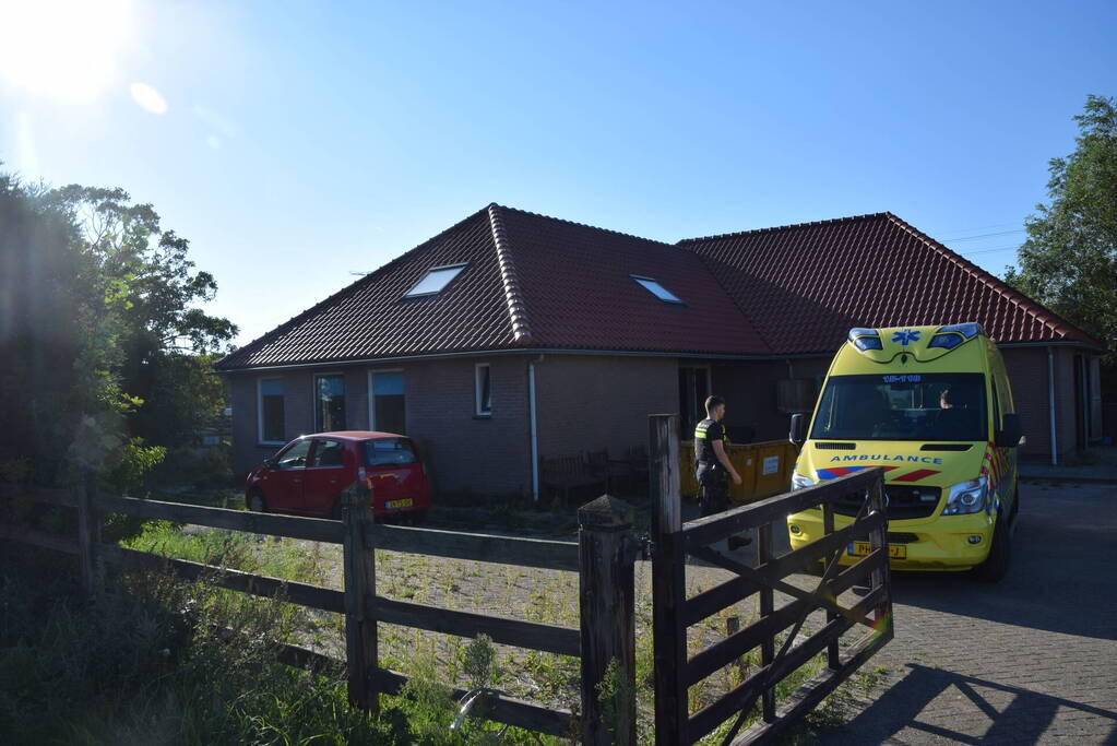 Veel schade na aanrijding tussen scooter en auto