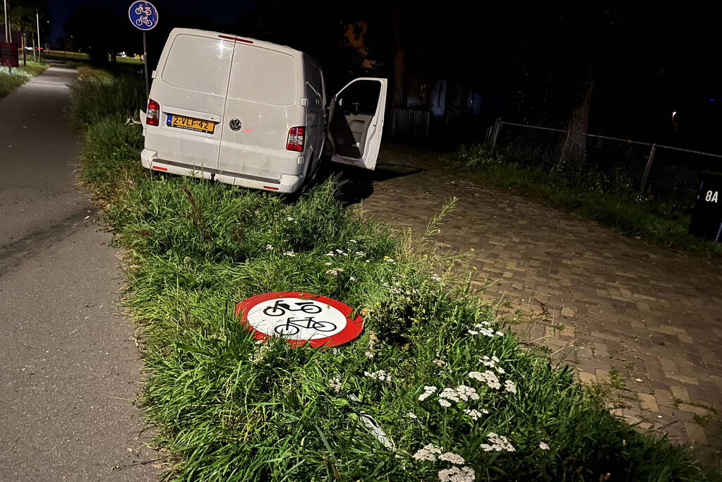 Ravage na aanrijding tussen bus en tractor