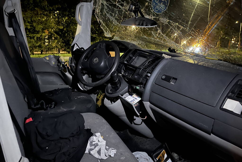 Ravage na aanrijding tussen bus en tractor