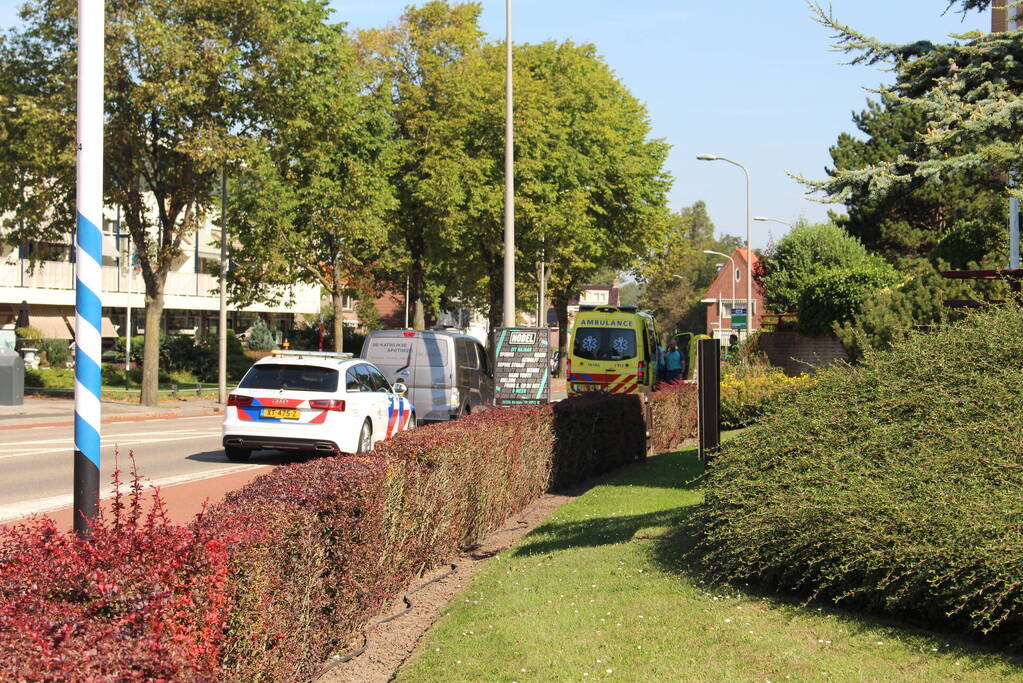 Fietser aangereden bij oversteekplaats door auto