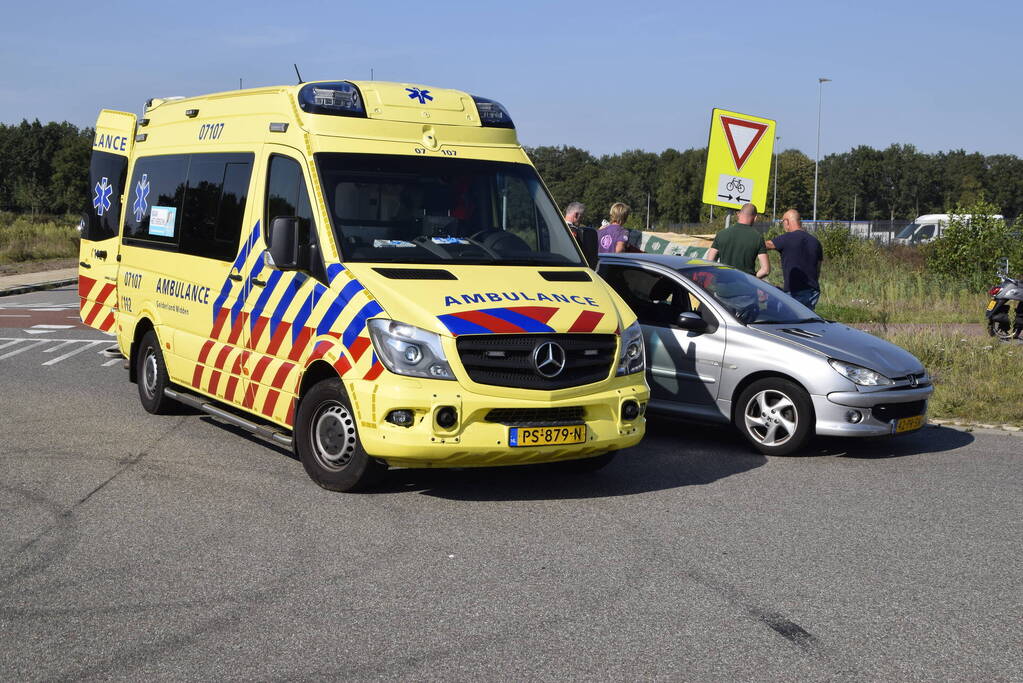 Scooterrijder gewond bij aanrijding
