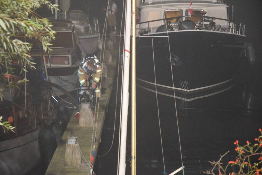 Brandweer behoudt schip door snelle actie