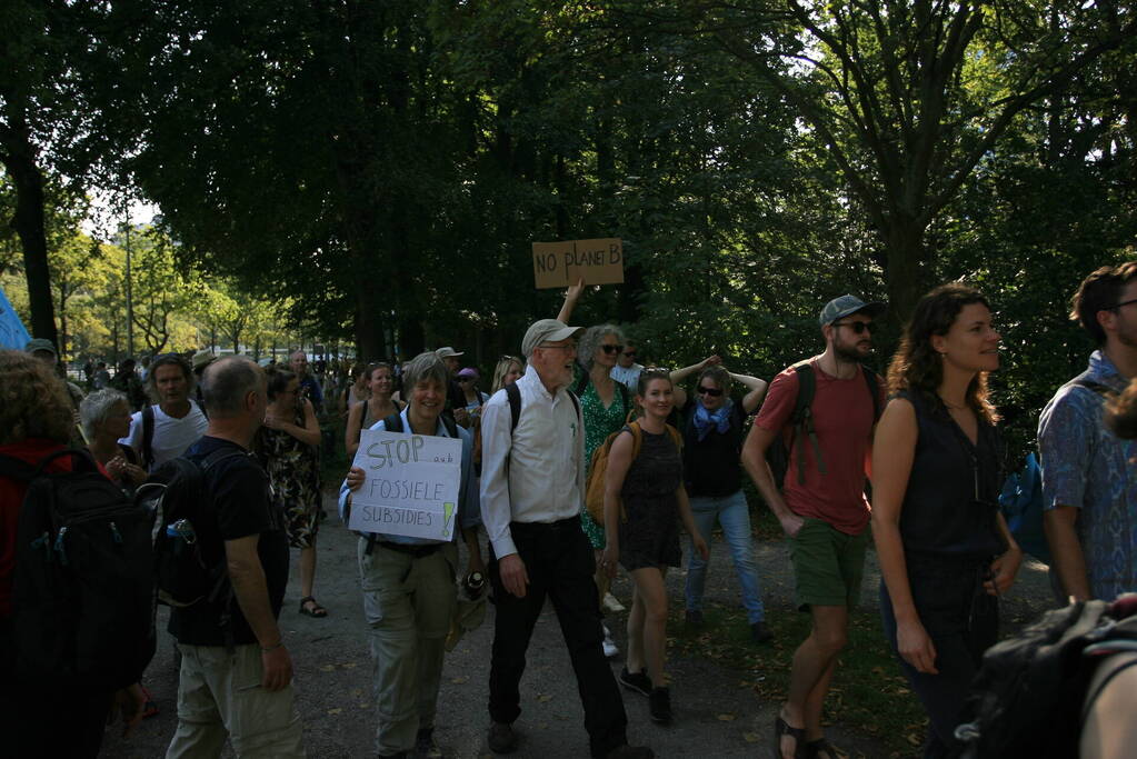 XR-demonstranten verzamelen zich voor nieuwe grote demonstratie