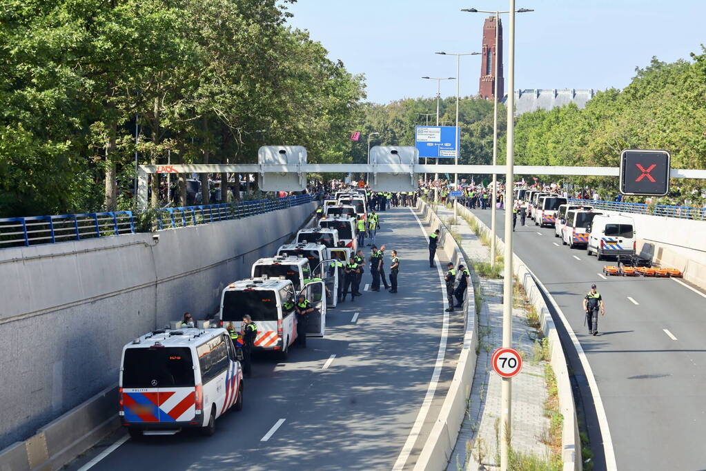 XR-demonstranten verzamelen zich voor nieuwe grote demonstratie