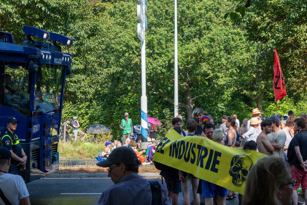 XR-demonstranten verzamelen zich voor nieuwe grote demonstratie