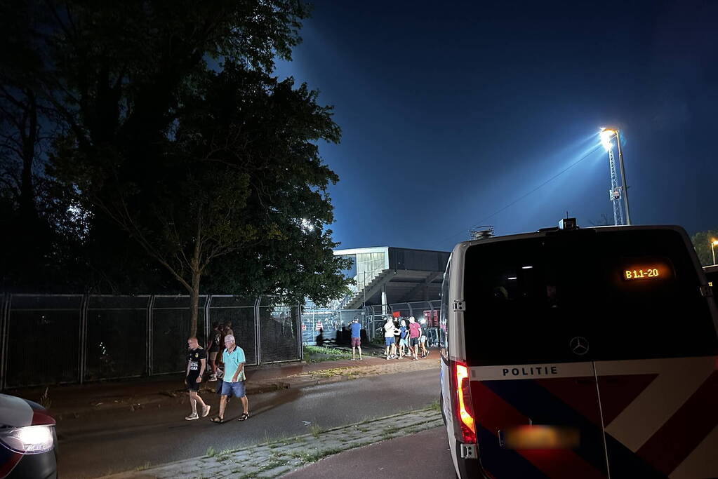Veel politie ingezet bij voetbalwedstrijd