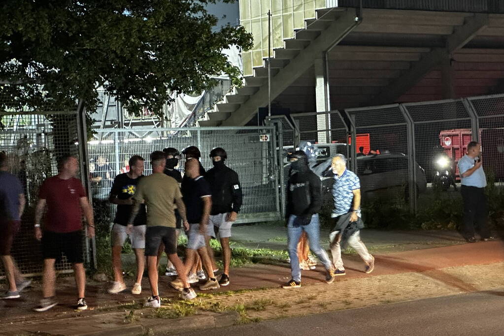 Veel politie ingezet bij voetbalwedstrijd