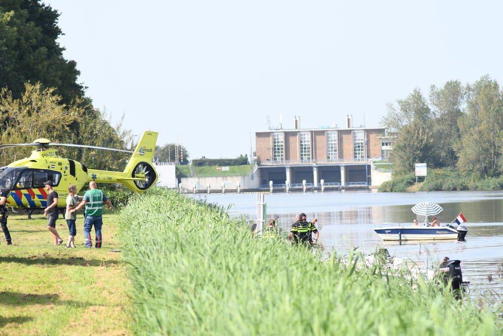 Persoon zwaargewond bij waterongeval