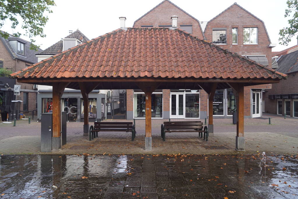 Gemeente verwijderd overkapping op Spuiplein