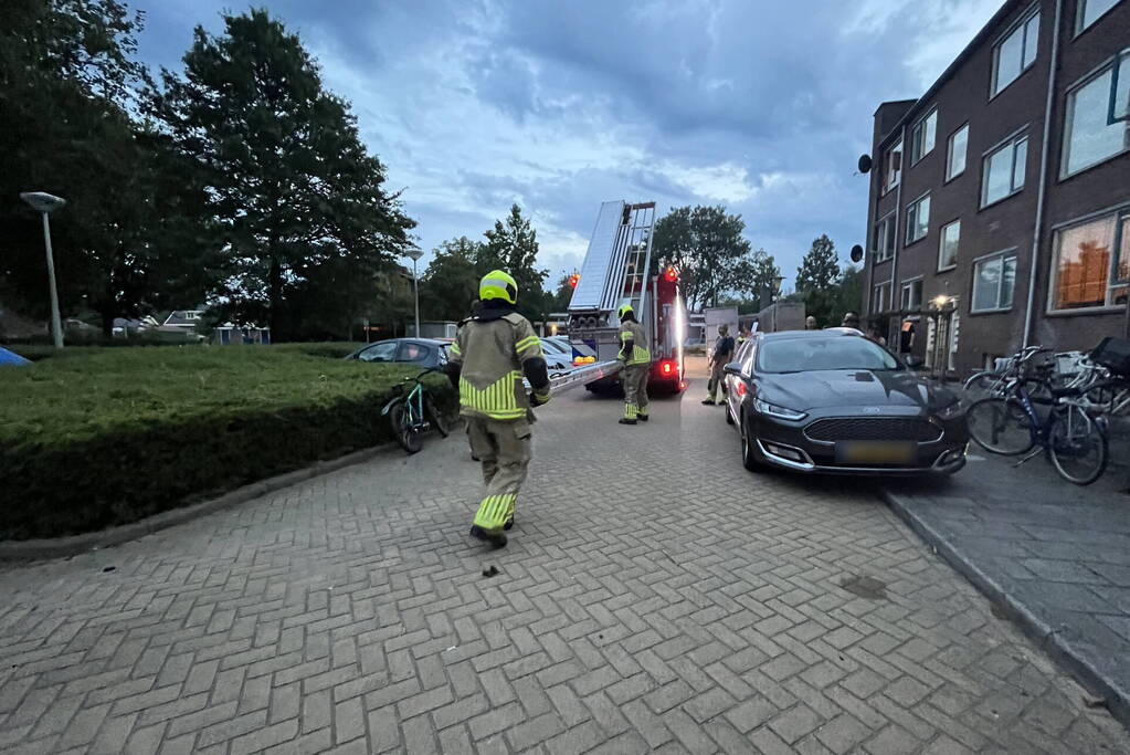 Vrouw buitengesloten van woning
