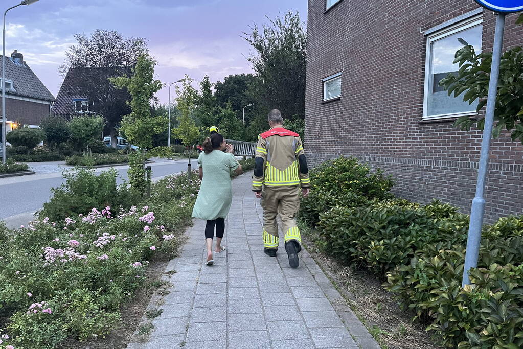 Vrouw buitengesloten van woning
