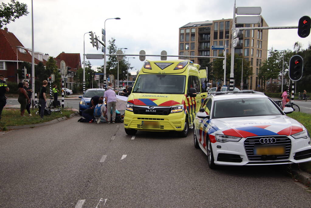 Kind op fiets ernstig gewond bij botsing met automobilist