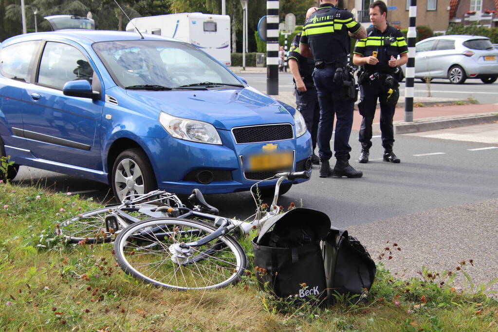 Kind op fiets ernstig gewond bij botsing met automobilist