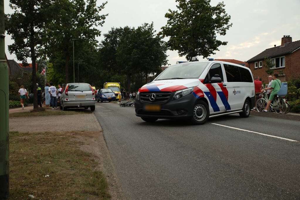 Fietser ernstig gewond bij botsing met automobilist