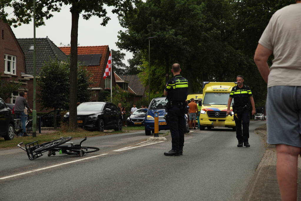Fietser ernstig gewond bij botsing met automobilist